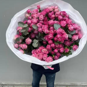 Kimp passionate kiss